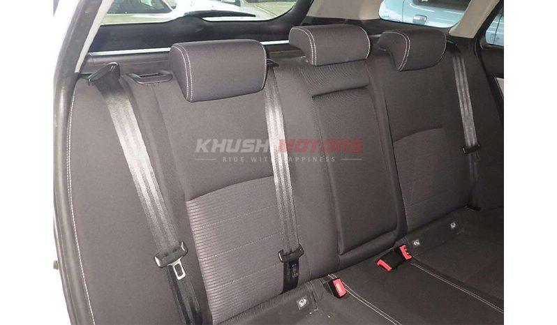 2016 Toyota Avensis image-7