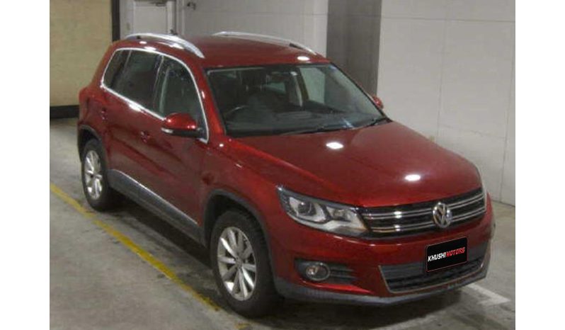 2016 Volkswagen Tiguan image-2