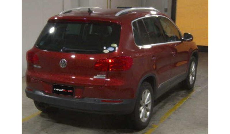 2016 Volkswagen Tiguan image-4