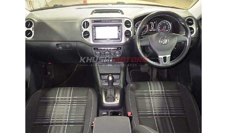 2016 Volkswagen Tiguan image-5