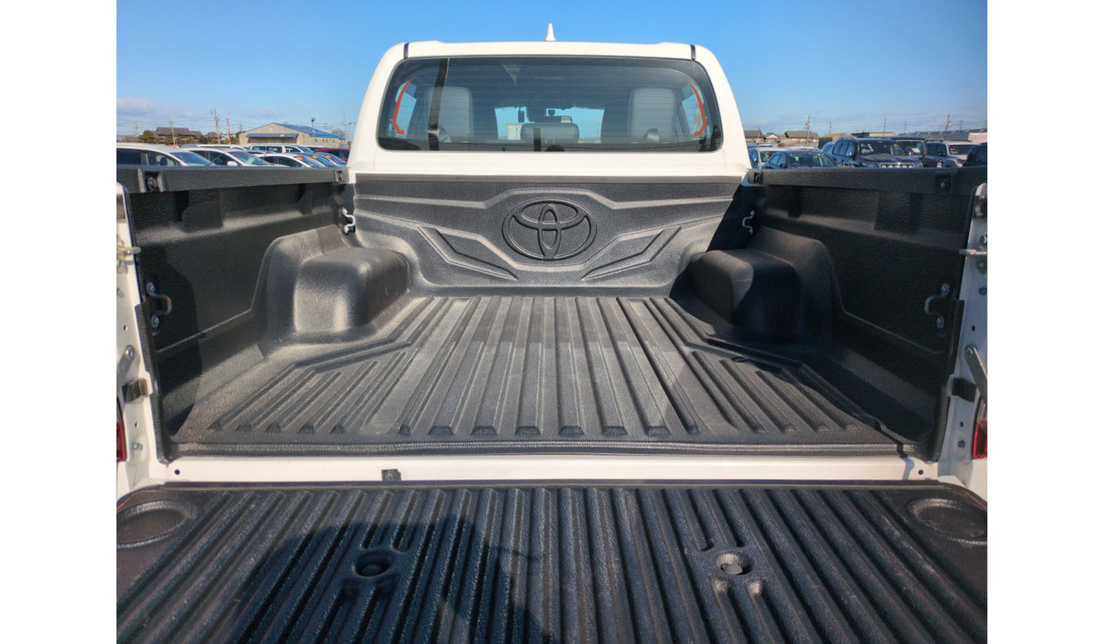 2022 Toyota Hilux Z GR Sport image-2