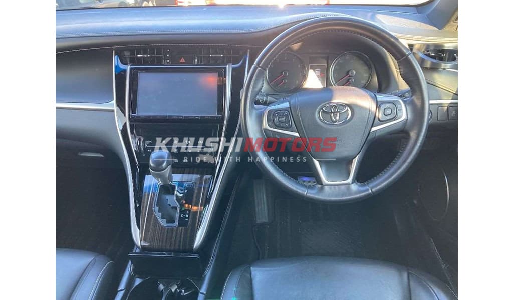 2015 Toyota Harrier image-9