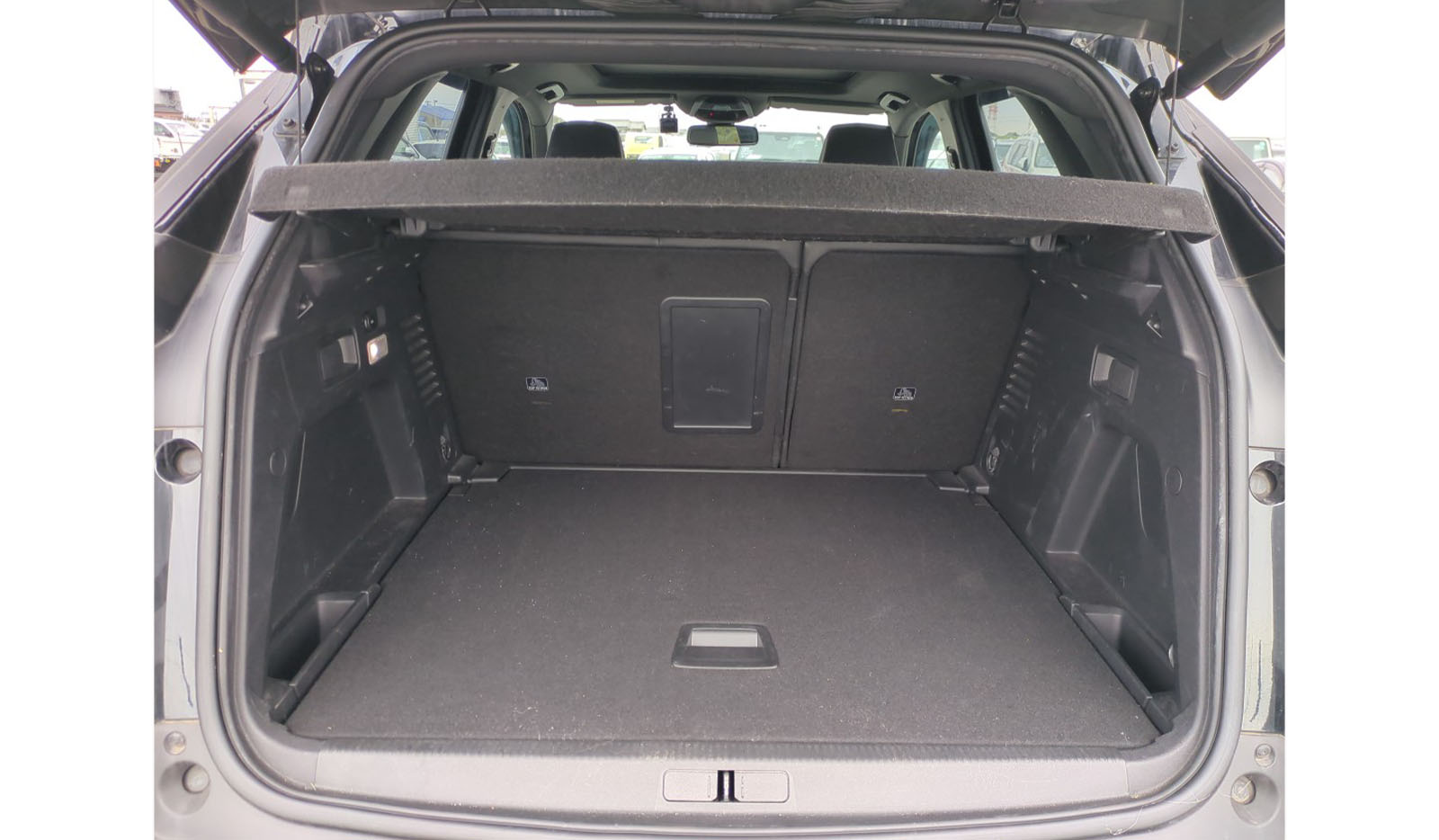 2019 Peugeot 3008 GT Blue HDi image-9