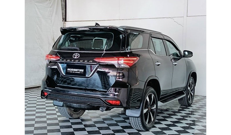 2019 Toyota Fortuner image-6