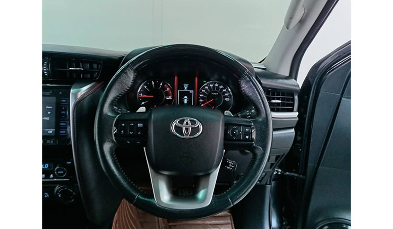 2019 Toyota Fortuner image-9