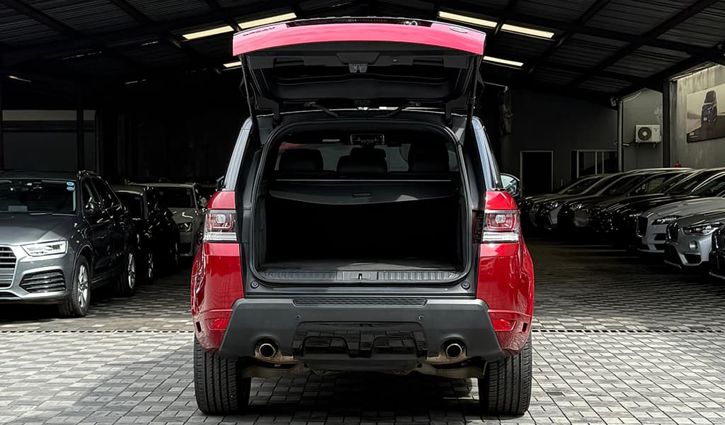 2016 Land Rover Range Rover Sport HST Sport image-19