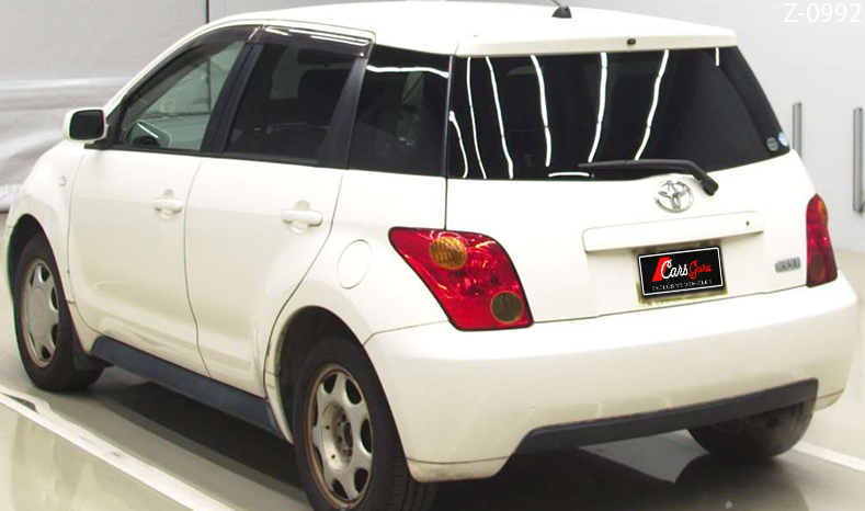 2004 Toyota IST image-5