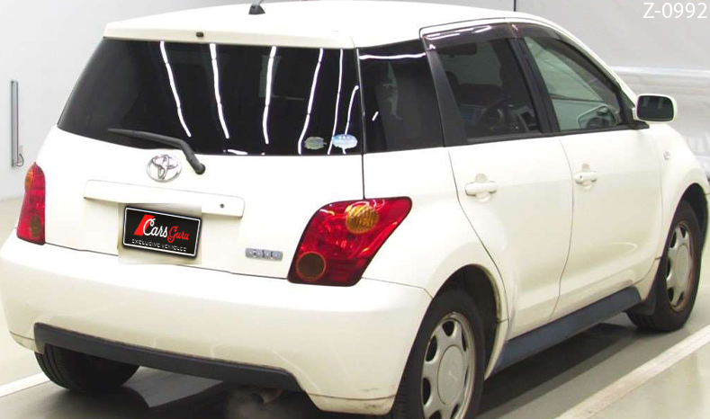 2004 Toyota IST image-7
