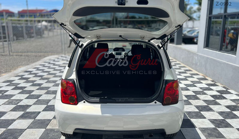 2004 Toyota IST image-14