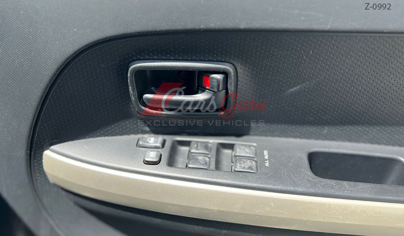 2004 Toyota IST image-15