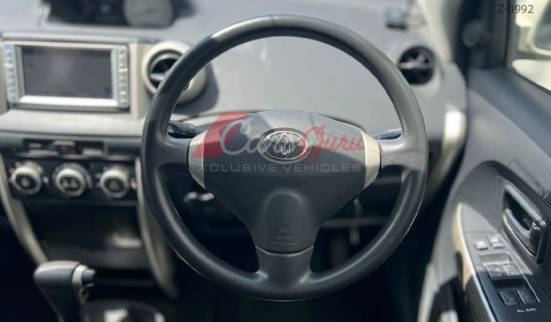 2004 Toyota IST image-17