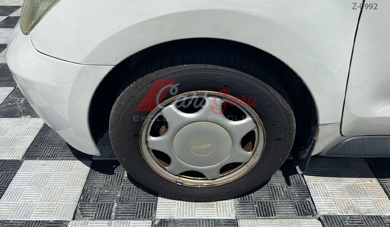 2004 Toyota IST image-19