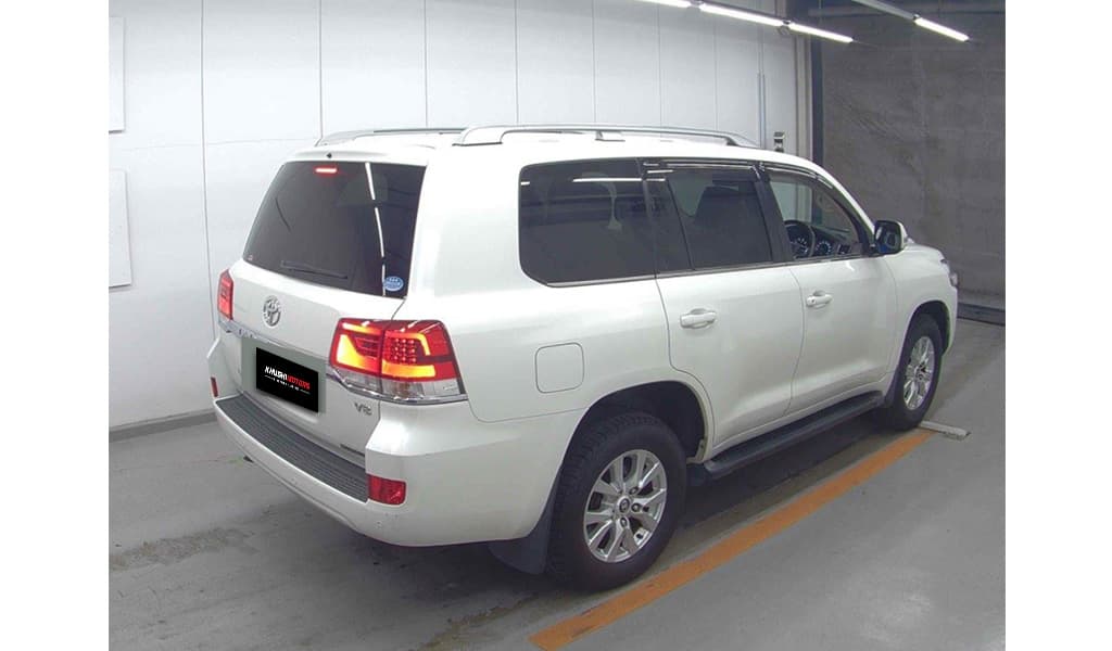 2018 Toyota Land Cruiser 200 AX image-4