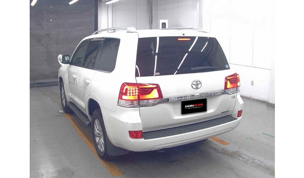 2018 Toyota Land Cruiser 200 AX image-5