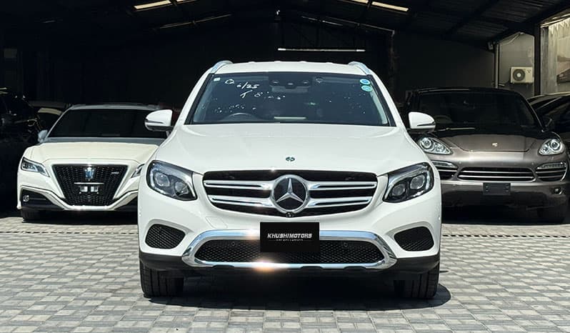 2018 Mercedes-Benz GLC-Class 4Matic GLC220d image-2