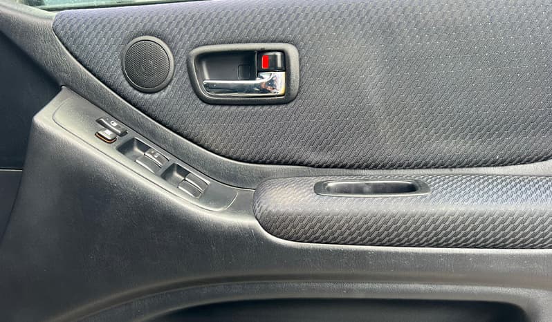 2004 Toyota Kluger image-12
