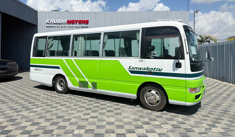 2000 Isuzu Journey image-1