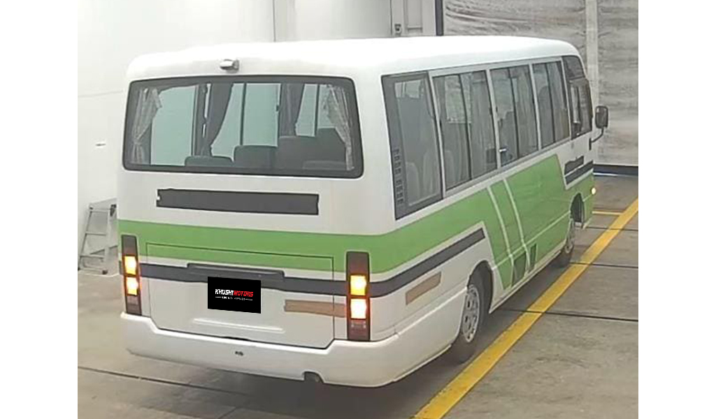 2000 Isuzu Journey image-4