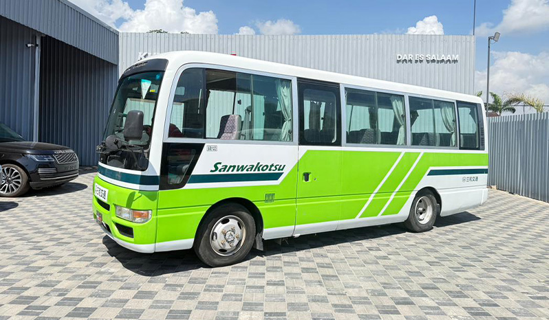 2000 Isuzu Journey image-8