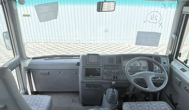 2000 Isuzu Journey image-12