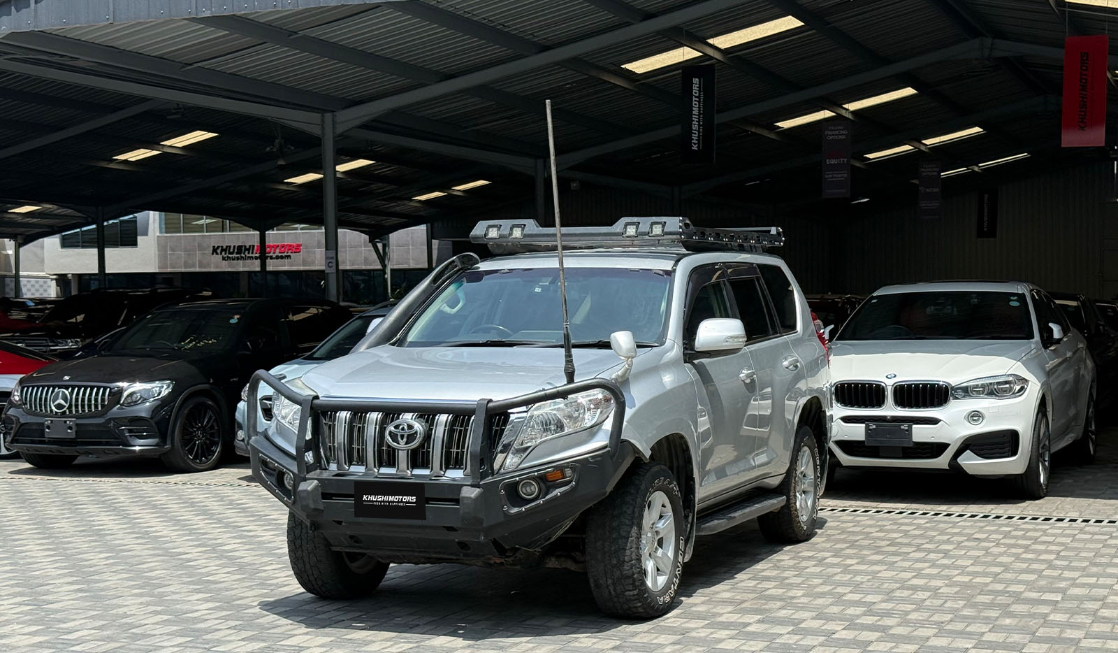 2015 Toyota Land Cruiser Prado TX image-3