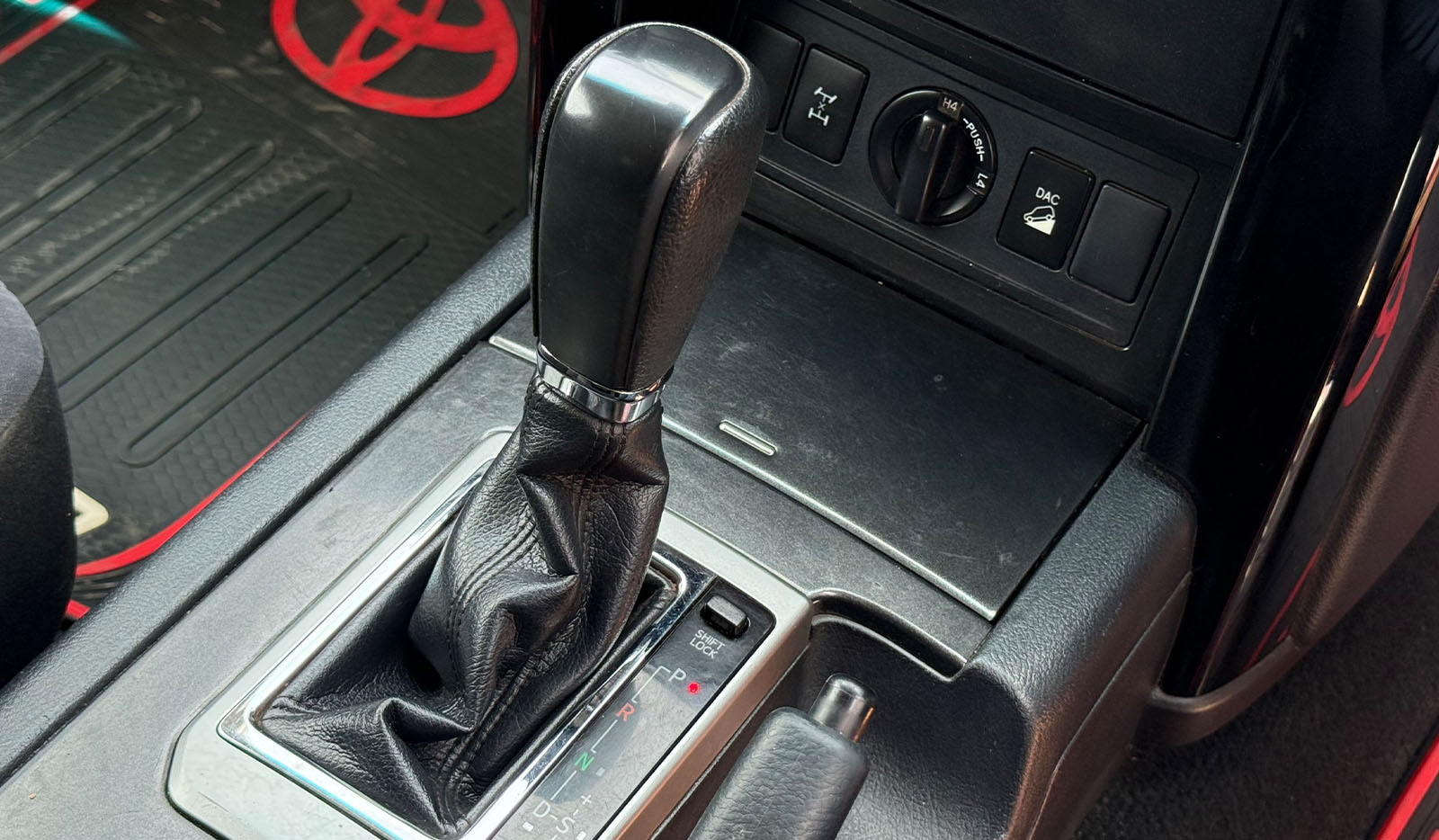 2015 Toyota Land Cruiser Prado TX image-9