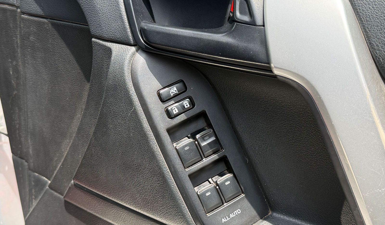 2015 Toyota Land Cruiser Prado TX image-10