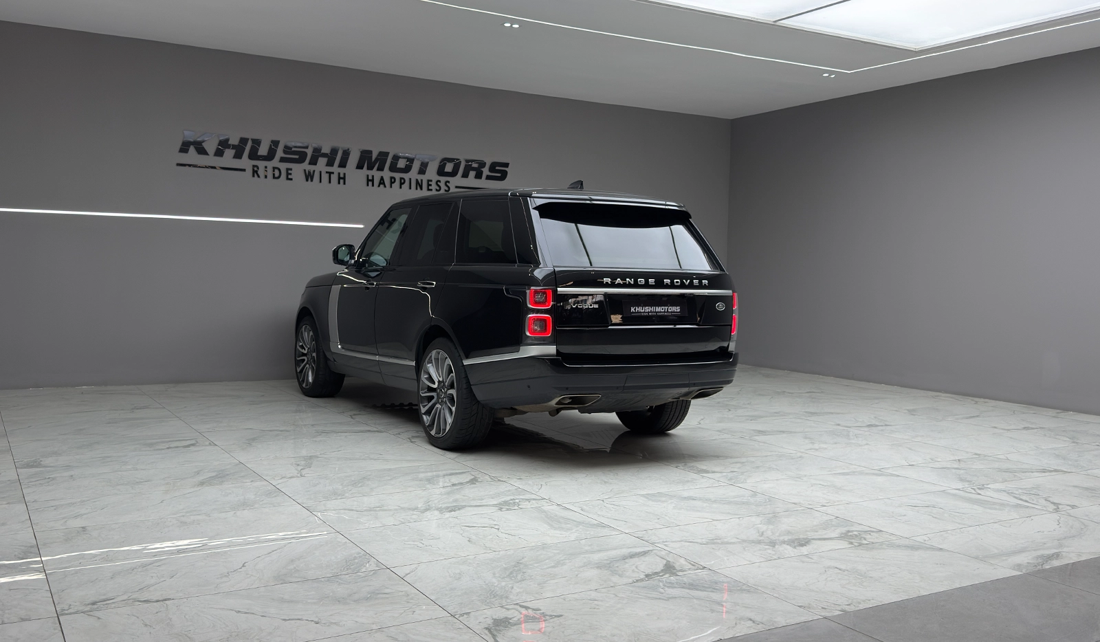 2019 Land Rover Range Rover Vogue image-3