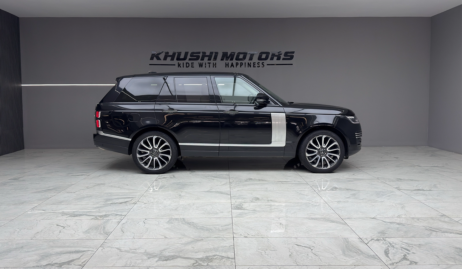 2019 Land Rover Range Rover Vogue image-14