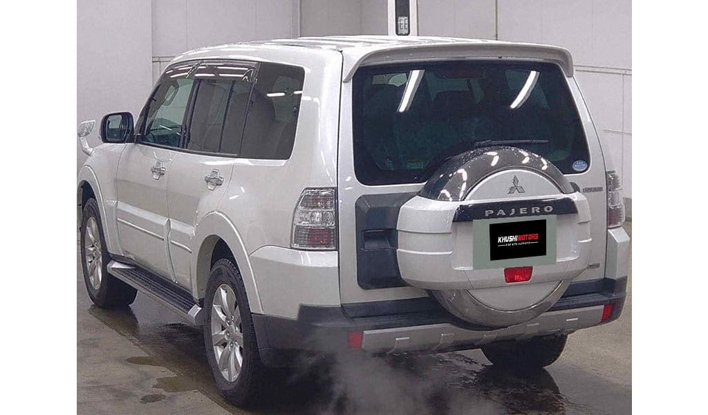 2008 Mitsubishi Pajero image-4