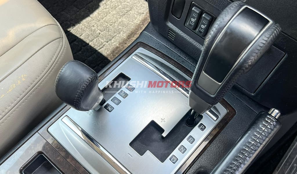 2008 Mitsubishi Pajero image-14
