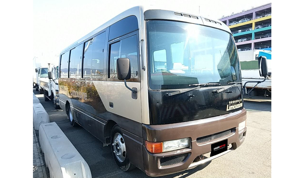 2004 Nissan Civilian image-2