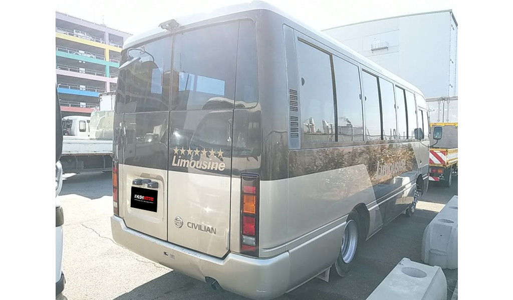 2004 Nissan Civilian image-5