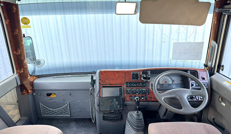 2004 Nissan Civilian image-11