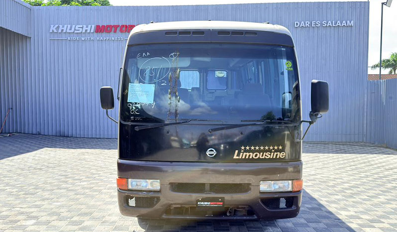 2004 Nissan Civilian image-16