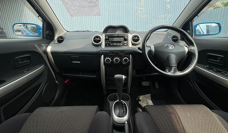 2002 Toyota IST image-7