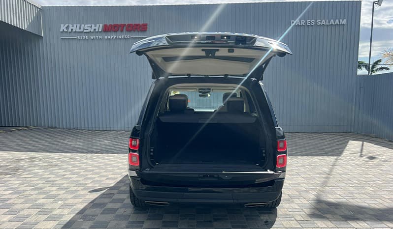 2019 Land Rover Range Rover Vogue image-2