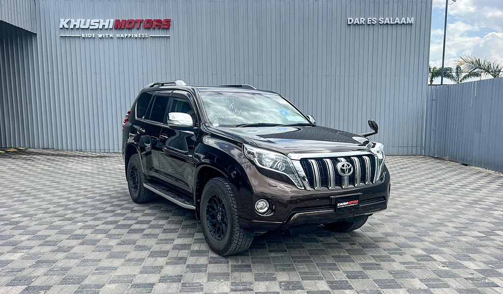 2017 Toyota Land Cruiser Prado image-1