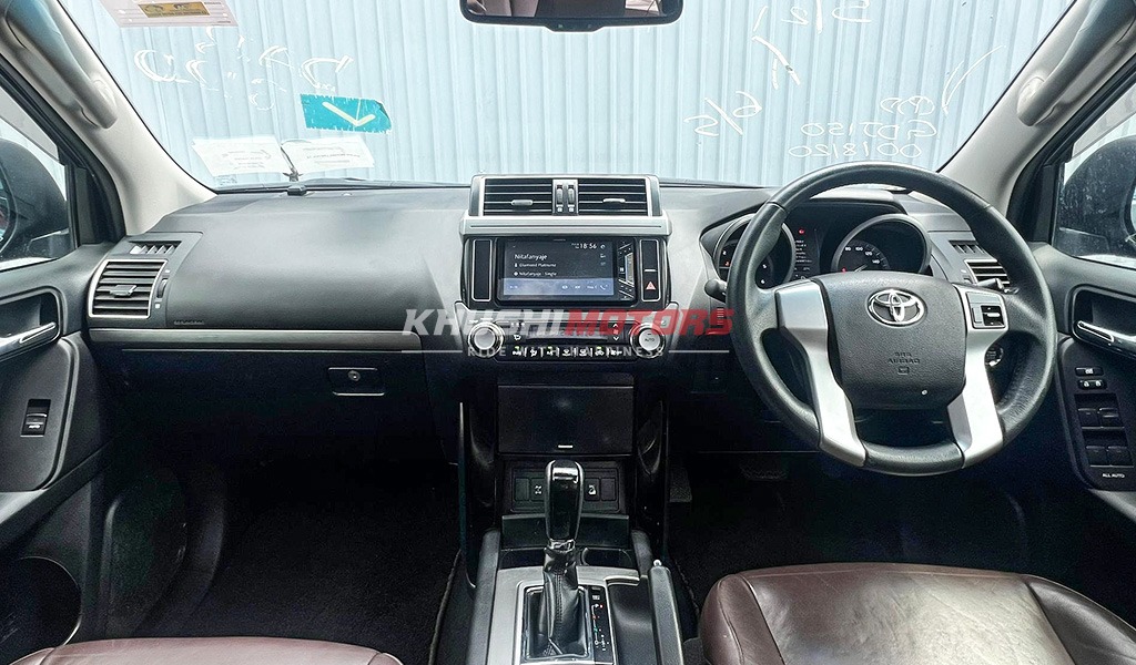 2017 Toyota Land Cruiser Prado image-4
