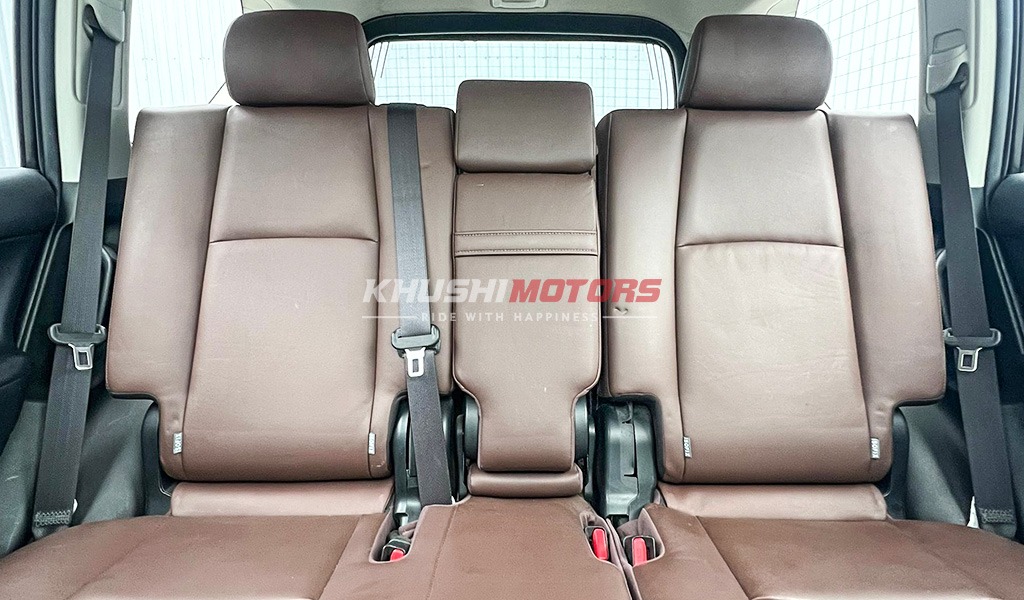 2017 Toyota Land Cruiser Prado image-8