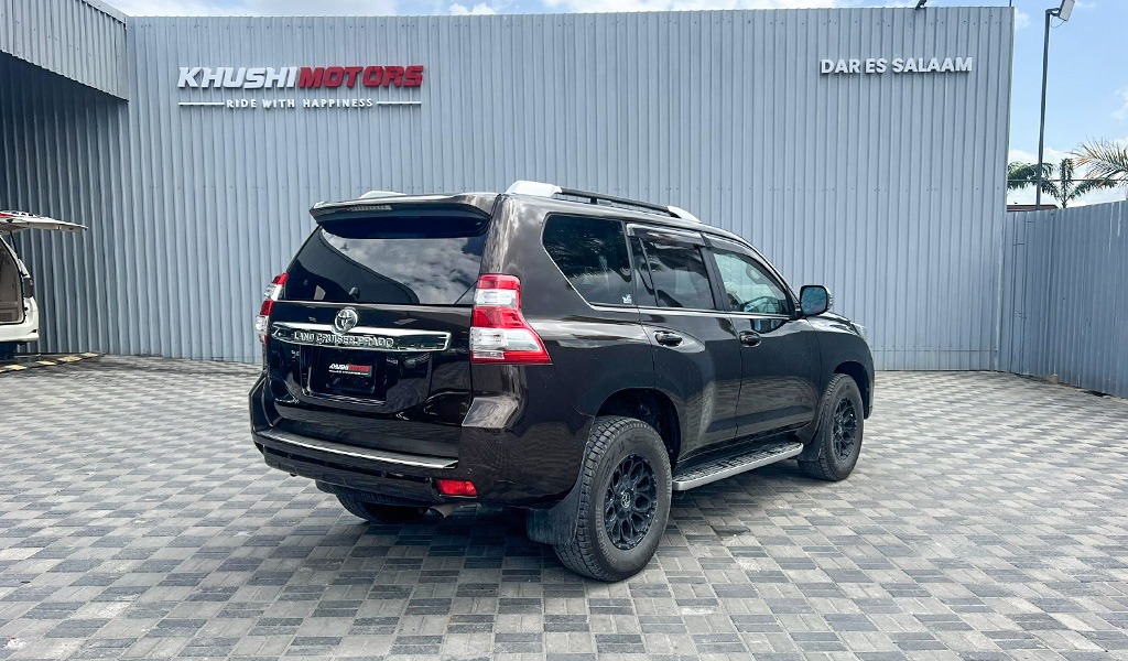 2017 Toyota Land Cruiser Prado image-9