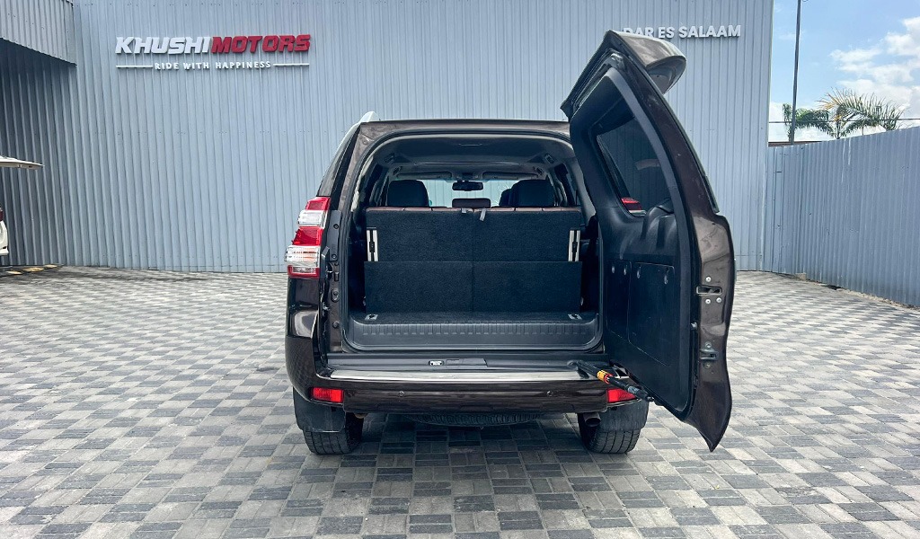 2017 Toyota Land Cruiser Prado image-10
