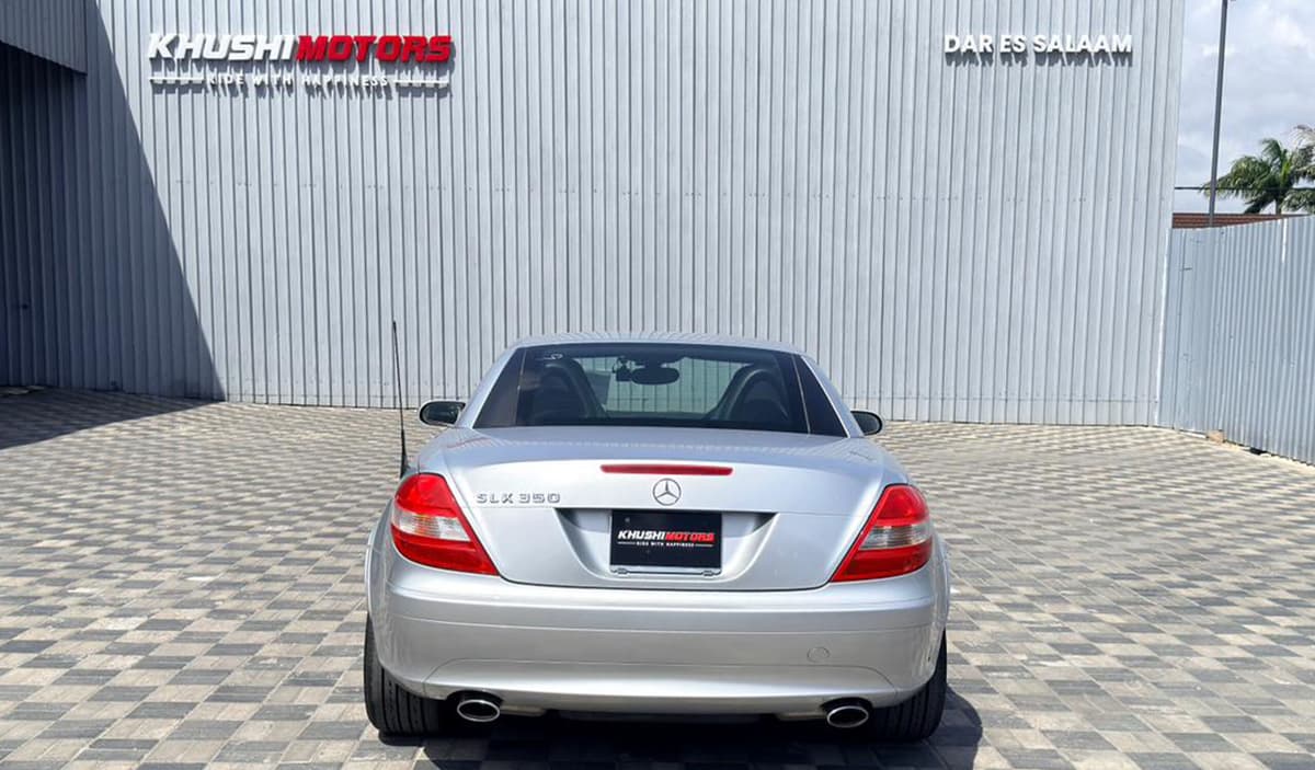 2015 Mercedes-Benz SLK350 image-14