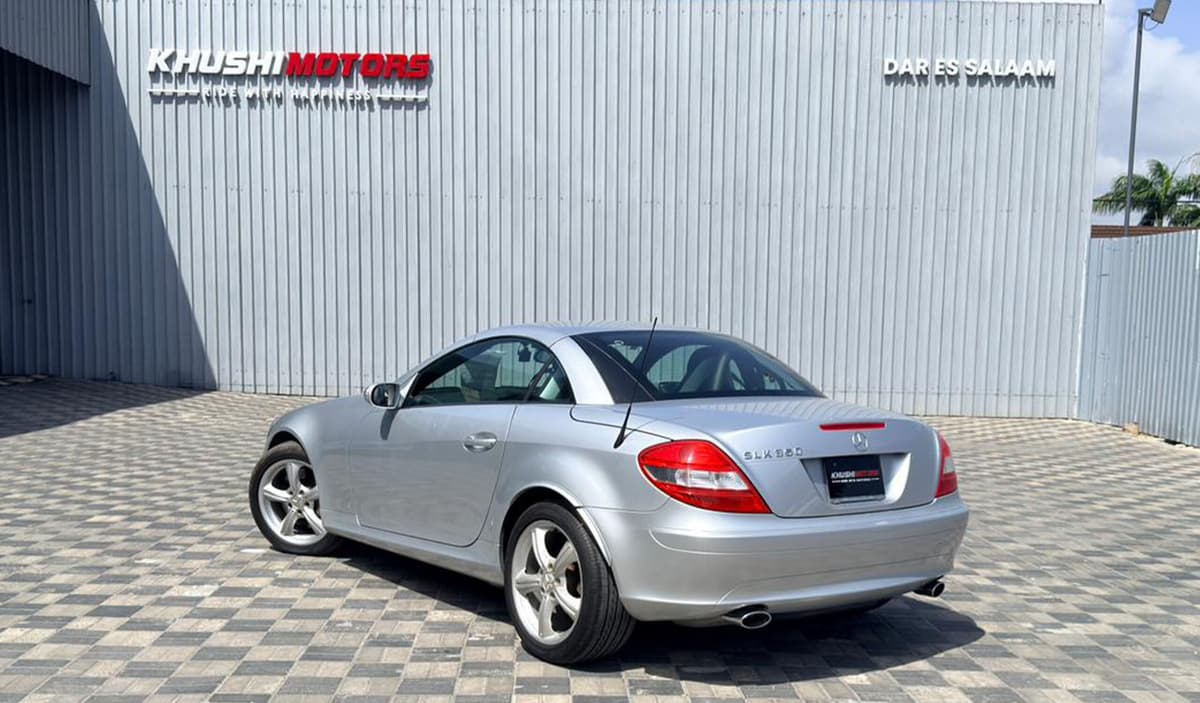 2015 Mercedes-Benz SLK350 image-15
