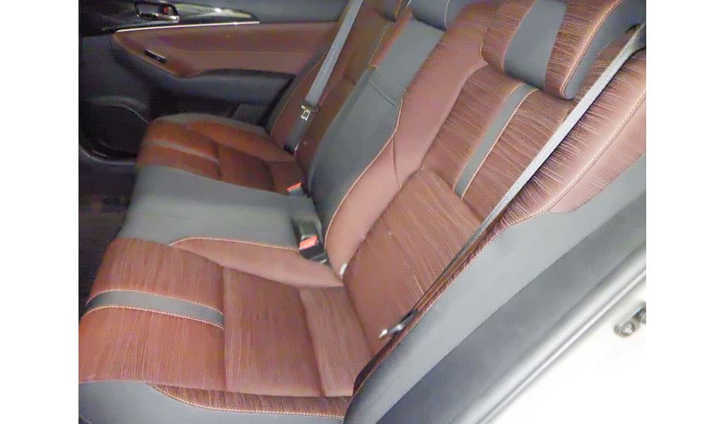 2013 Toyota Crown image-2
