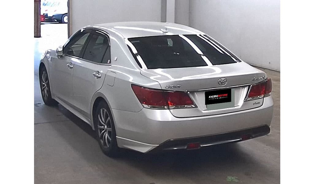 2013 Toyota Crown image-5