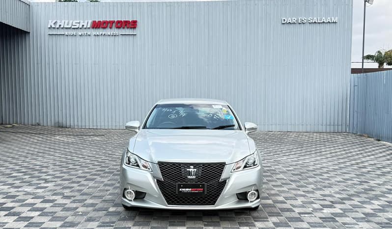 2013 Toyota Crown image-8