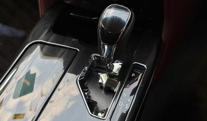 2013 Toyota Crown image-15