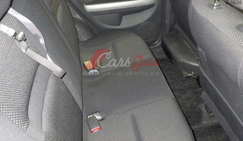 2002 Toyota IST image-5