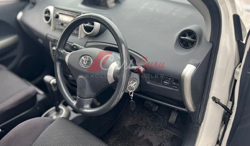 2002 Toyota IST image-12